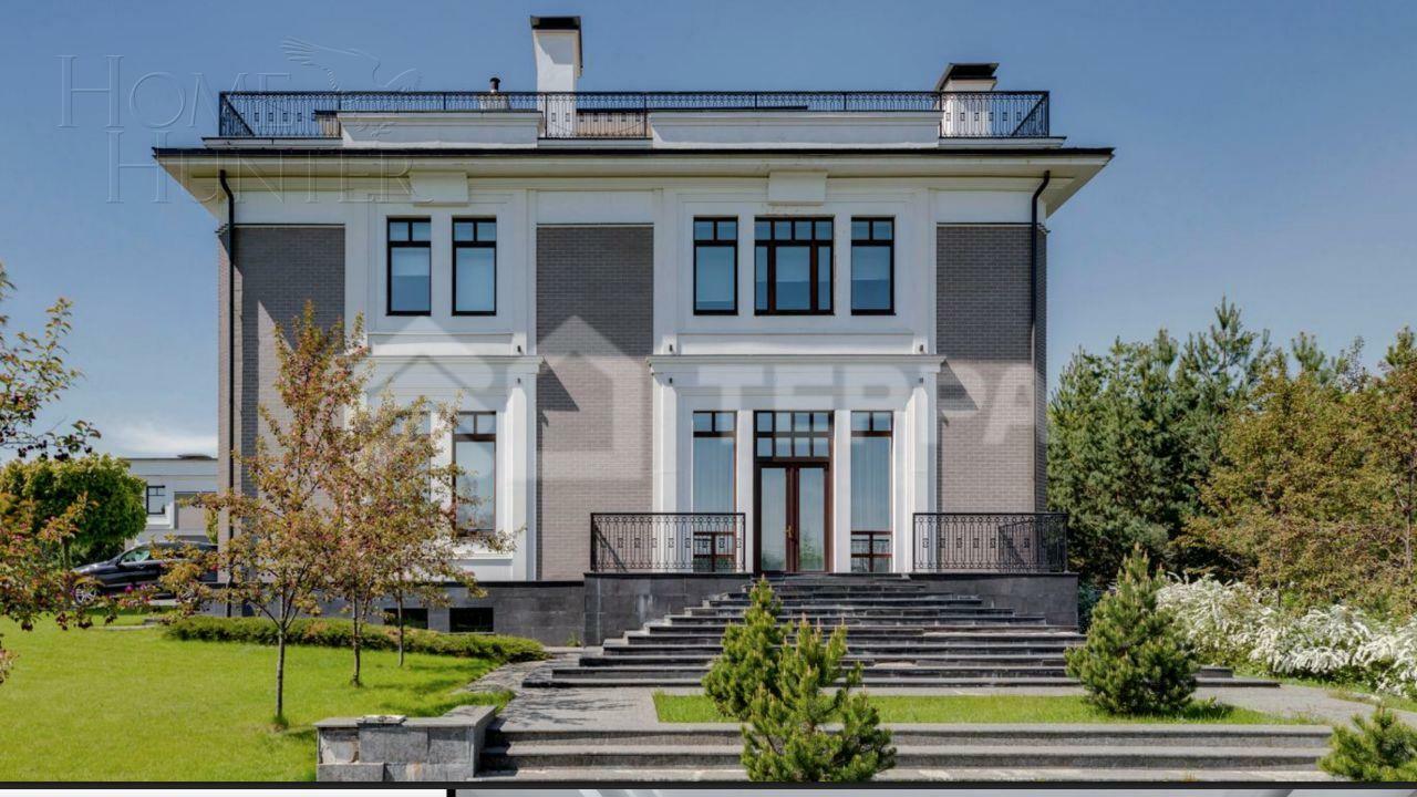 3-этажный коттедж 1 185 м² с отделкой