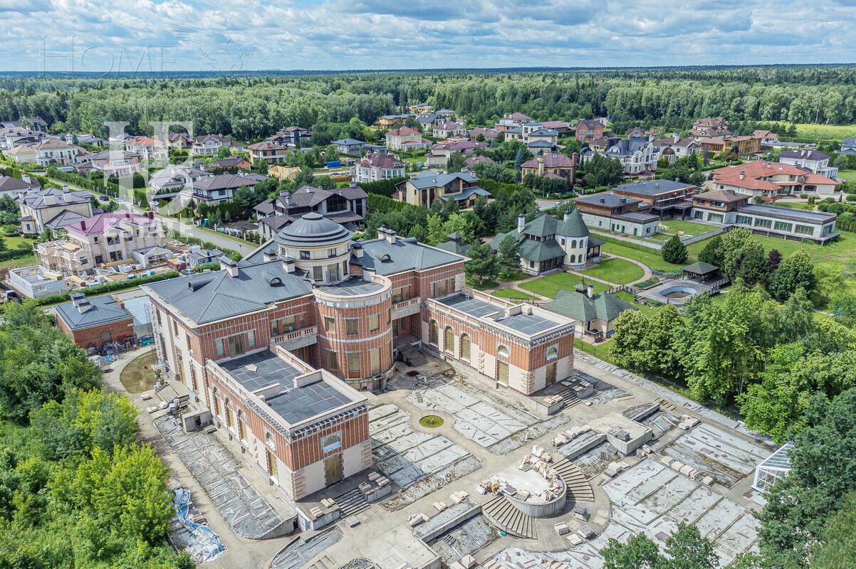 3-этажный коттедж 4 000 м² с отделкой