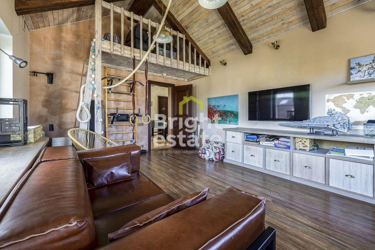 3-этажный таунхаус 270 м² с отделкой