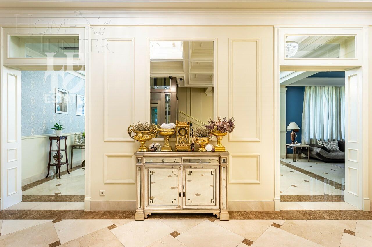 3-этажный коттедж 750 м² с отделкой