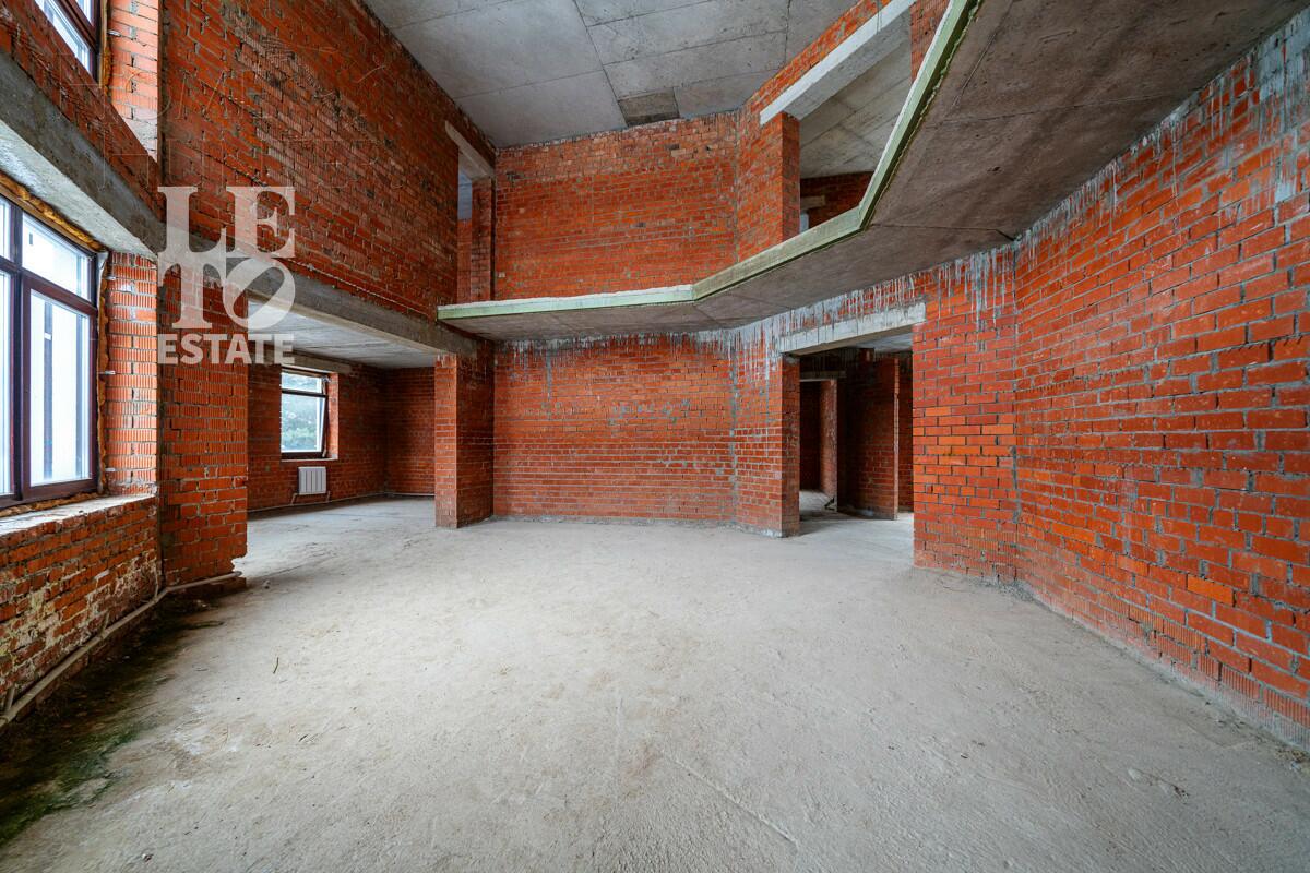 2-этажный коттедж 820 м² без отделки