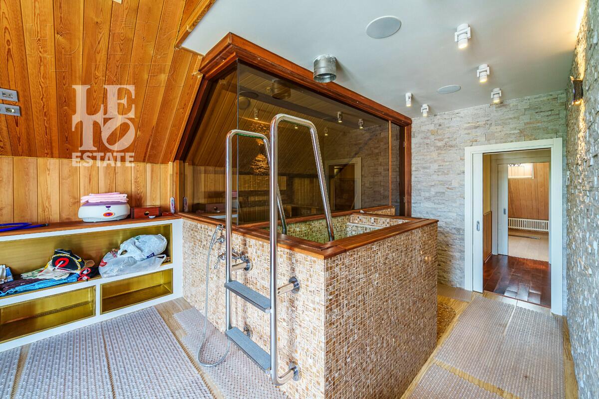 3-этажный коттедж 500 м² с отделкой