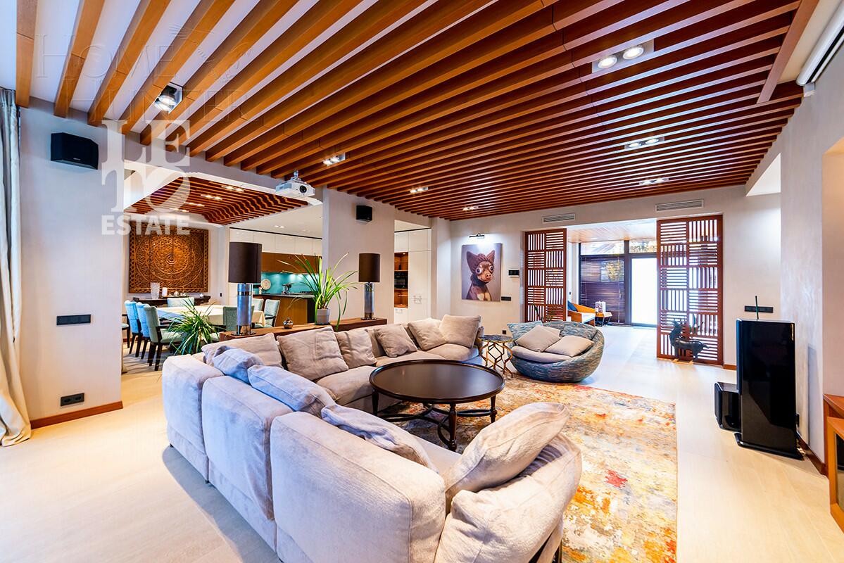 2-этажный коттедж 313 м² с отделкой