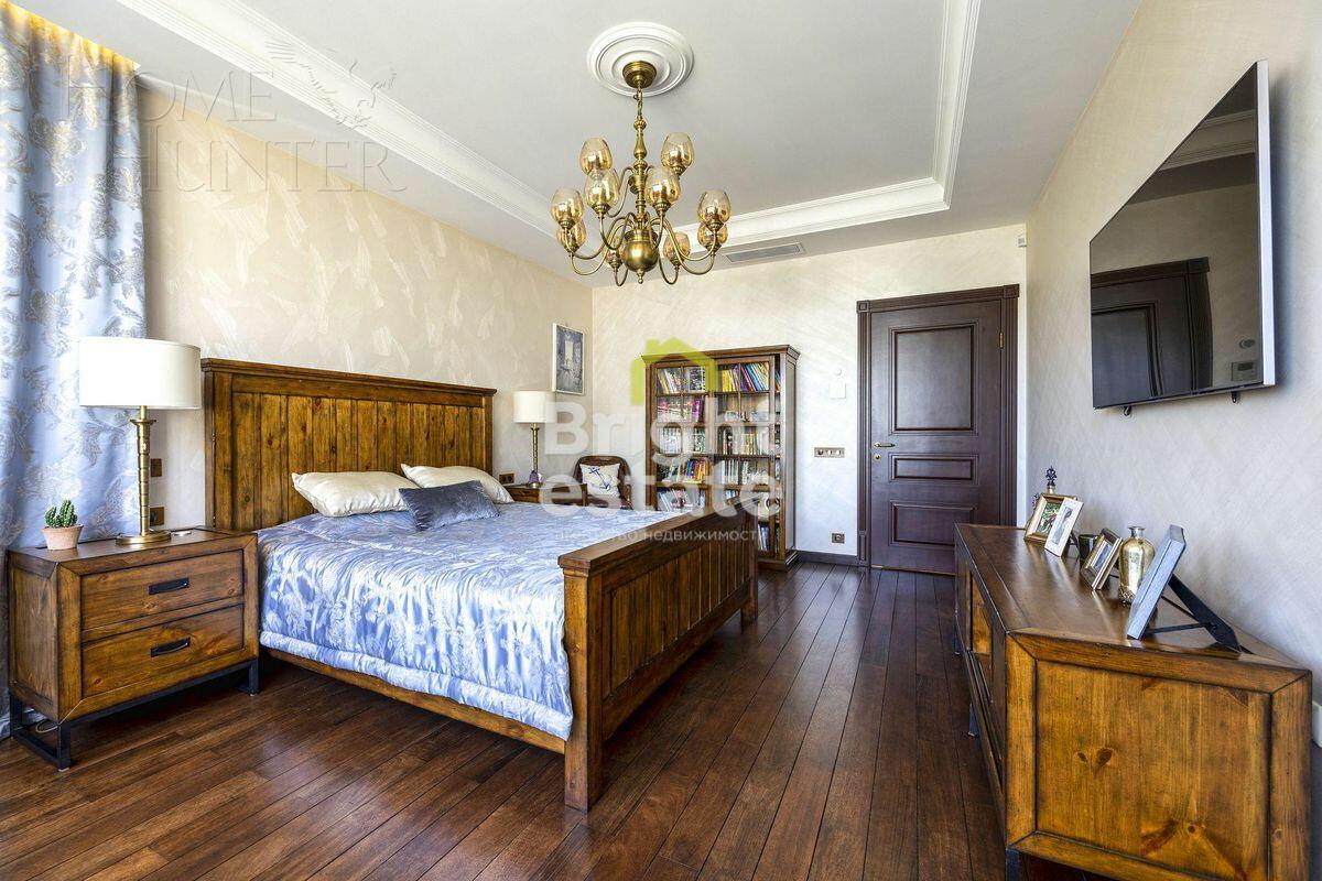 3-этажный таунхаус 270 м² с отделкой