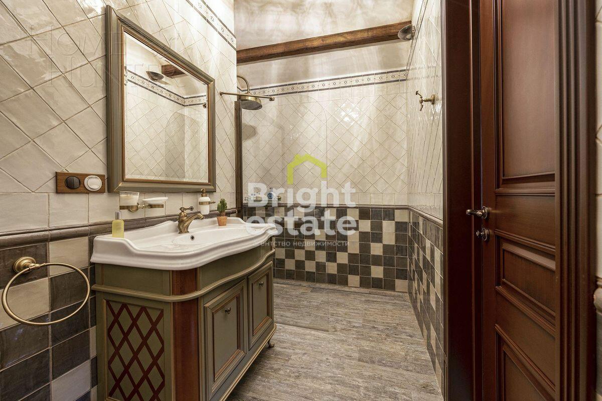 3-этажный таунхаус 270 м² с отделкой