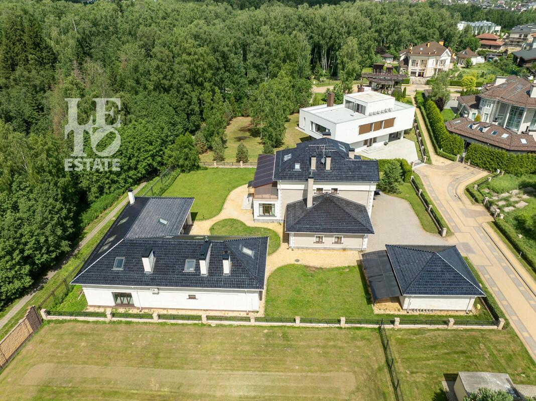 2-этажный коттедж 1 000 м² с отделкой