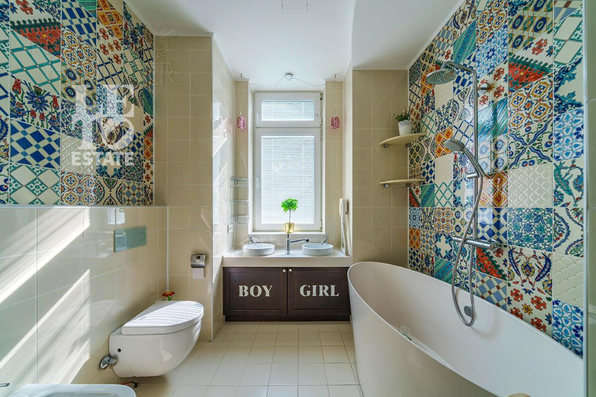 3-этажный коттедж 500 м² с отделкой