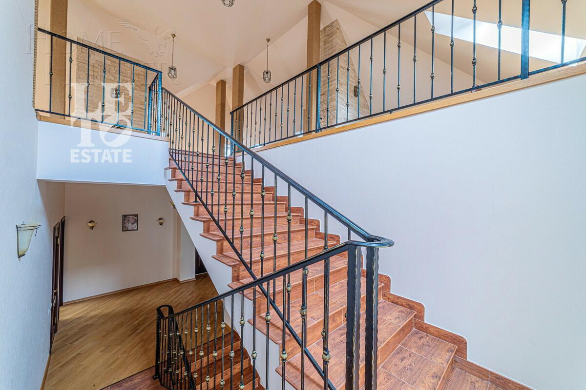 2-этажный коттедж 368.5 м² с отделкой