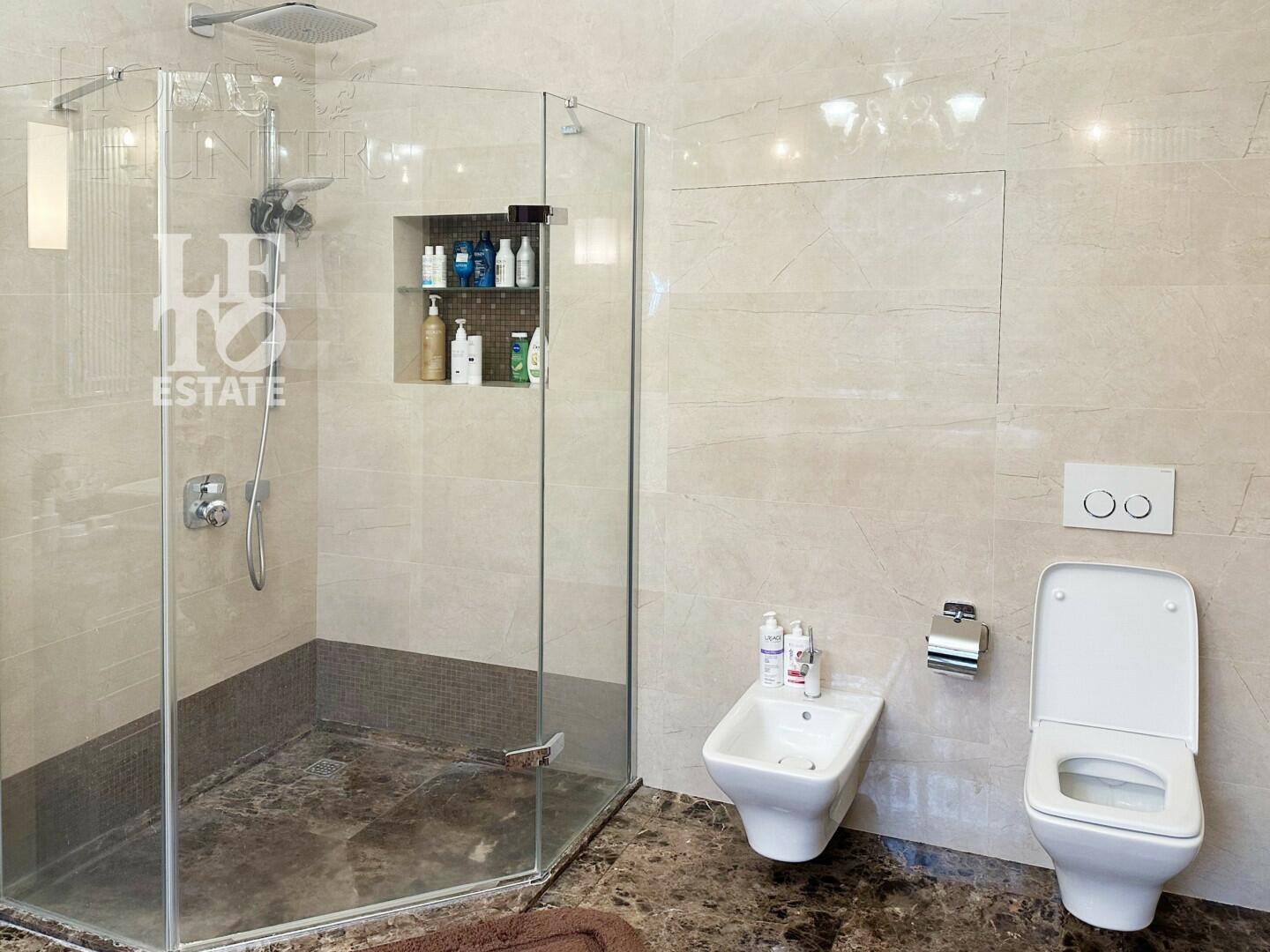 3-этажный таунхаус 293 м² с отделкой