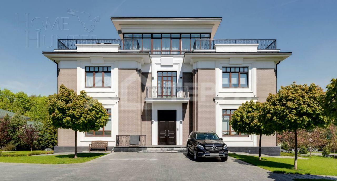 3-этажный коттедж 1 185 м² с отделкой