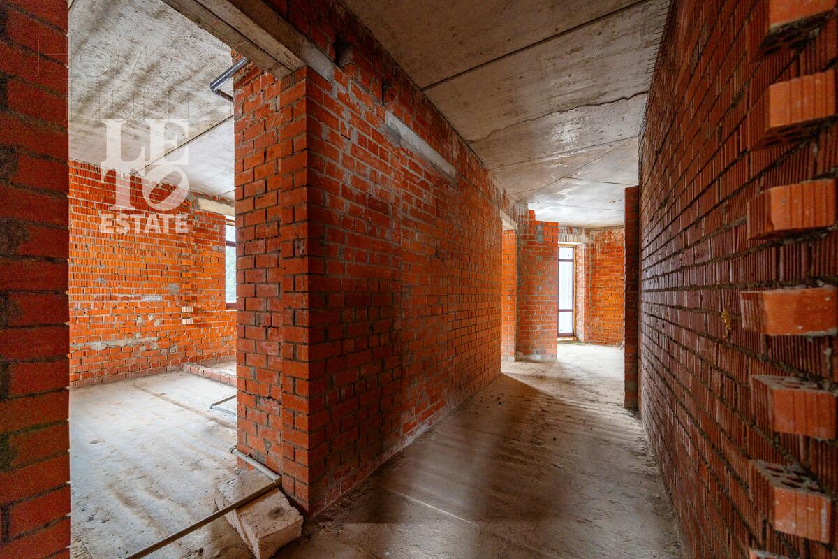 2-этажный коттедж 820 м² без отделки