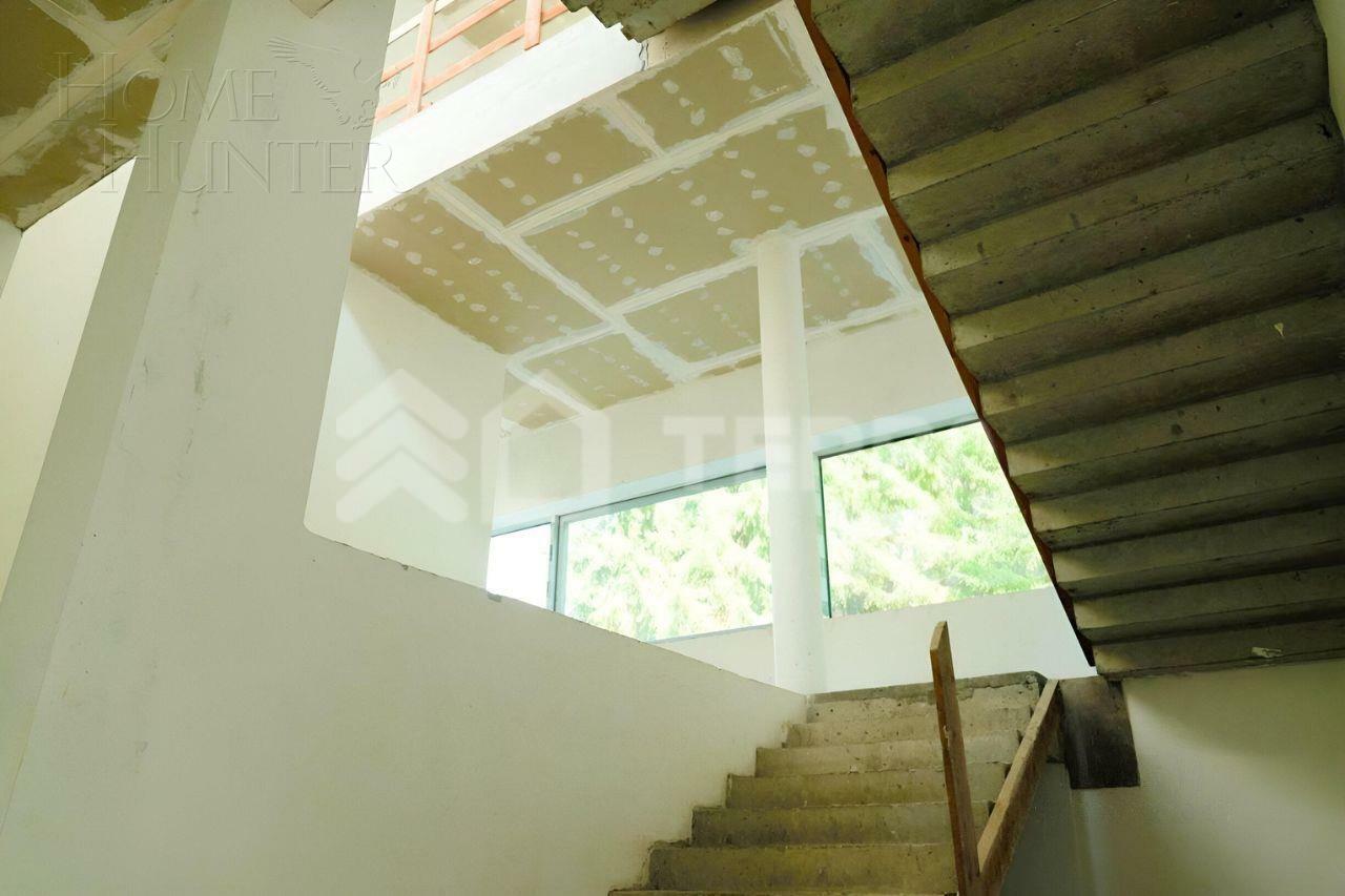 3-этажный коттедж 1 546 м² без отделки