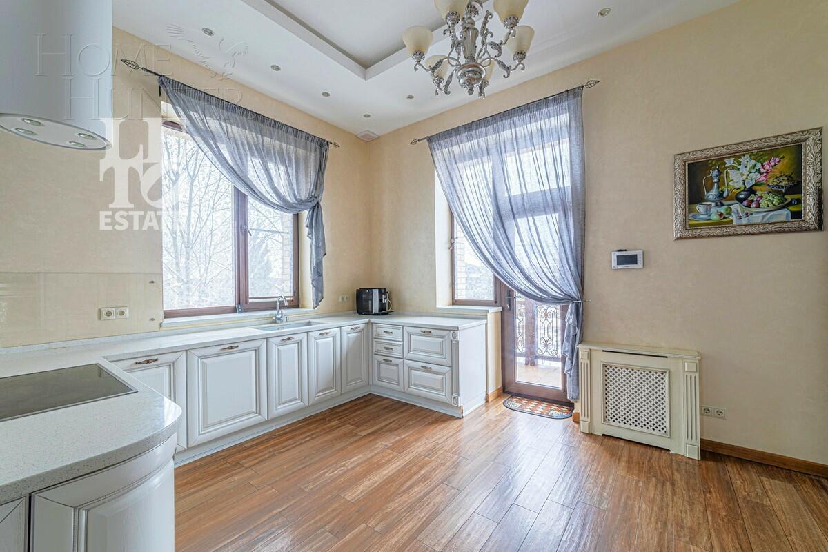 2-этажный коттедж 800 м² с отделкой