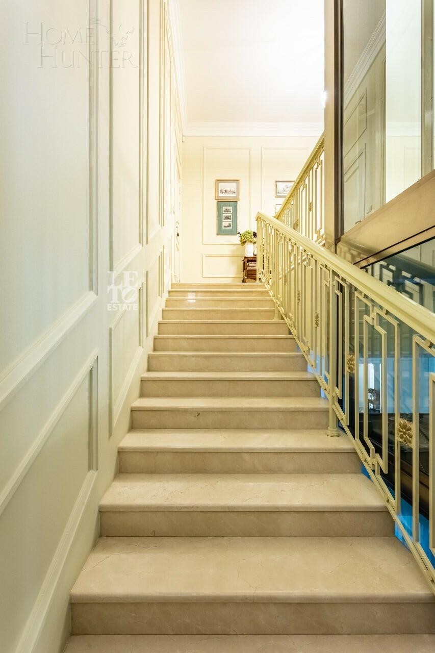 3-этажный коттедж 750 м² с отделкой