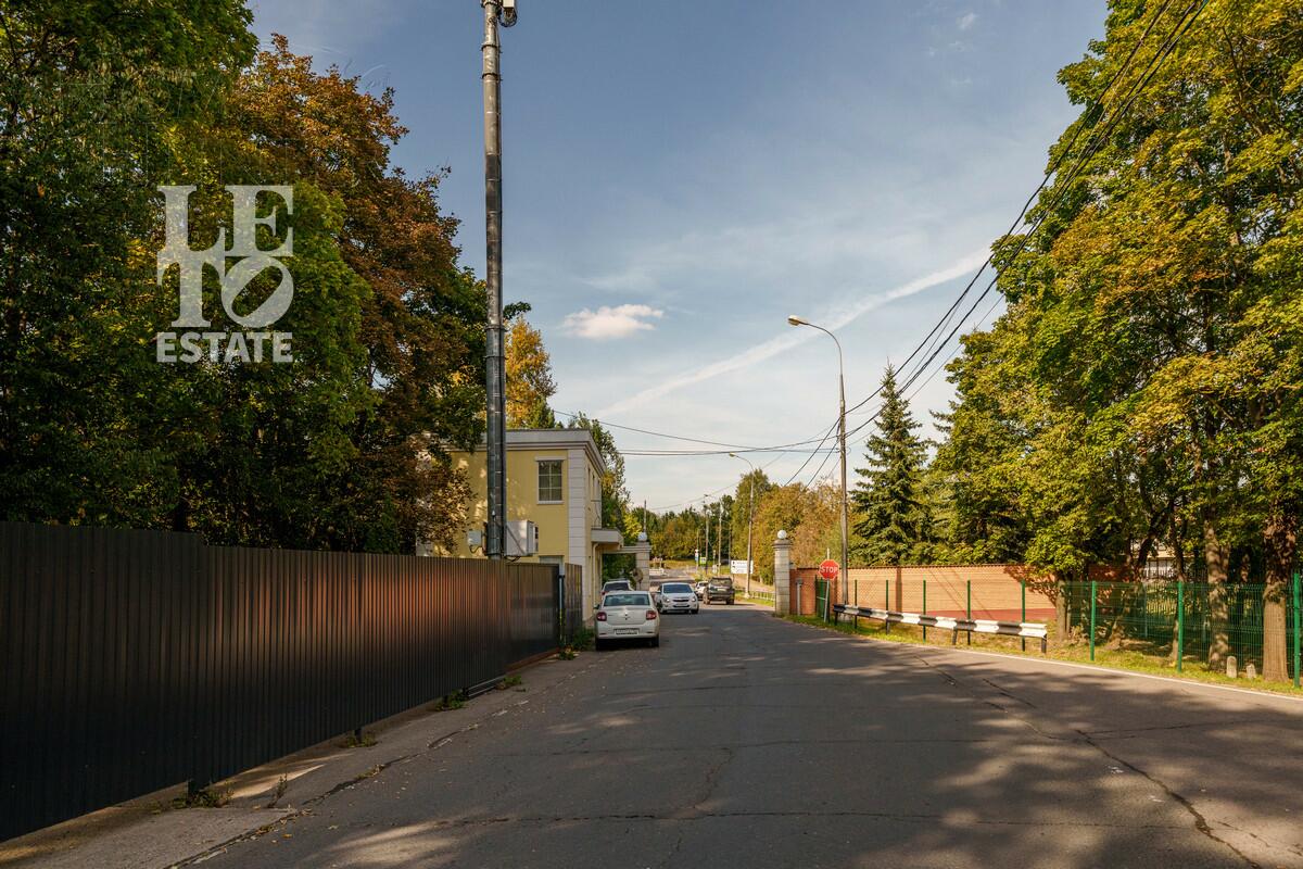 3-КОМН. КВАРТИРА С ОТДЕЛКОЙ 220 М² НА 2 ЭТАЖЕ