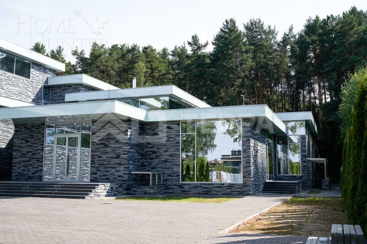 3-этажный коттедж 1 546 м² без отделки