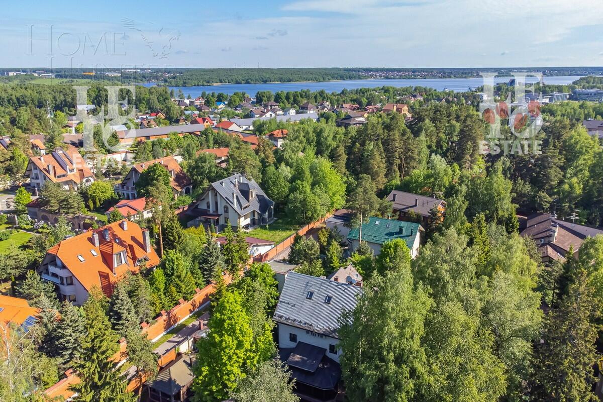 3-этажный коттедж 520 м² с отделкой