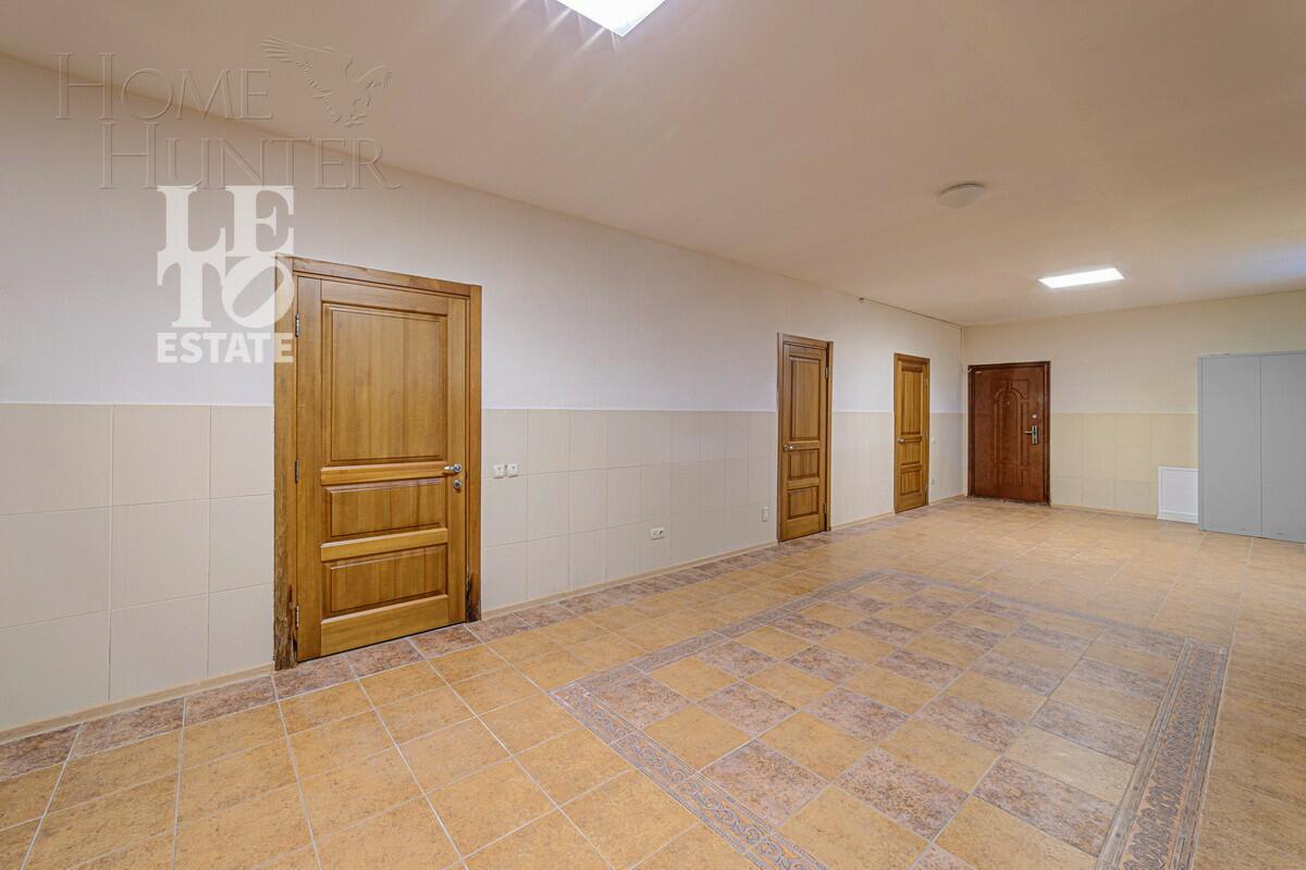 2-этажный коттедж 600 м² с отделкой