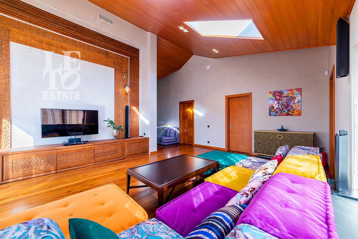 2-этажный коттедж 313 м² с отделкой