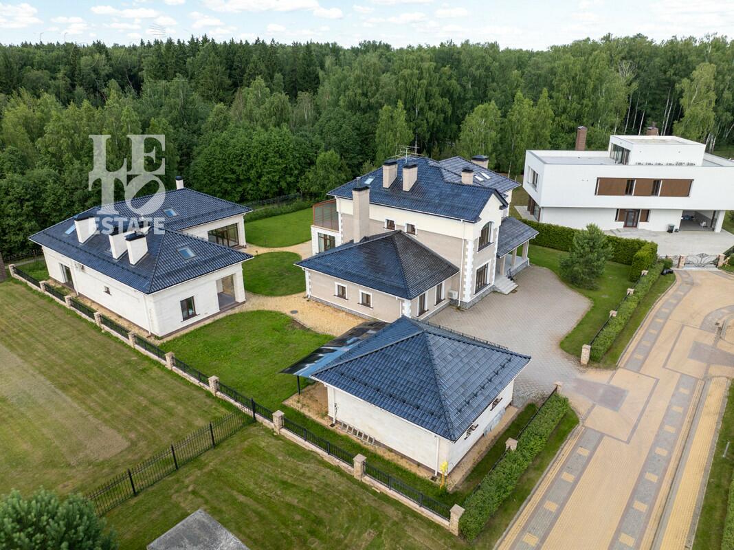 2-этажный коттедж 1 000 м² с отделкой