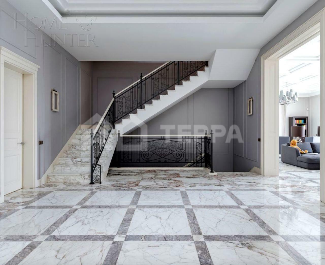 3-этажный коттедж 1 185 м² с отделкой