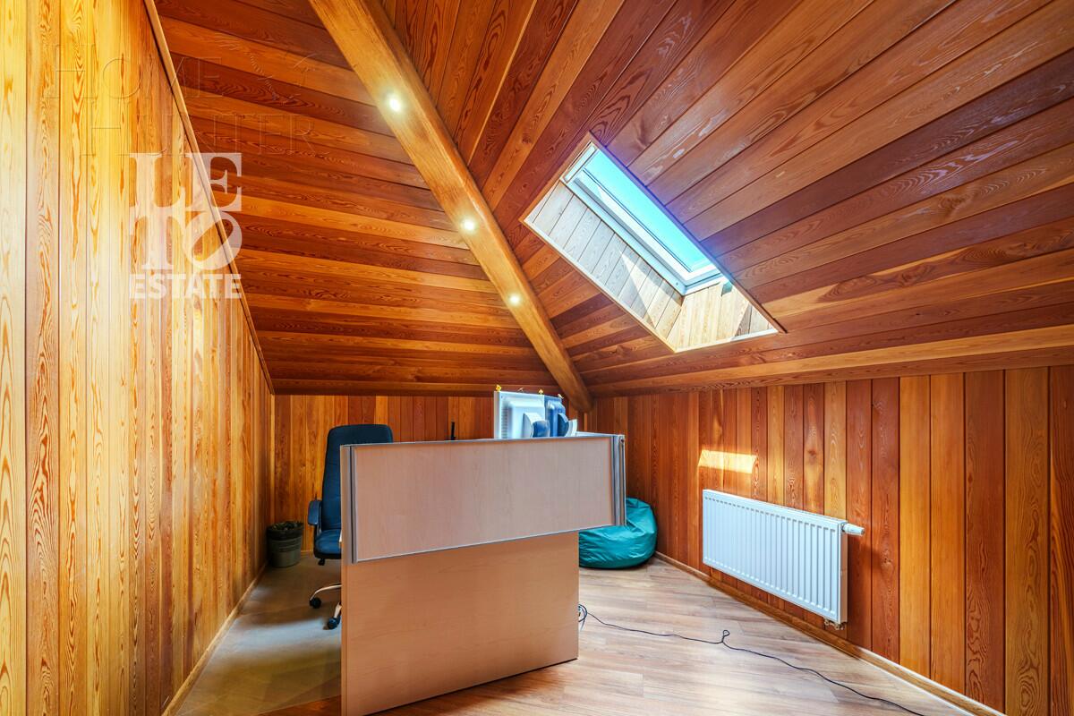 2-этажный коттедж 1 000 м² с отделкой