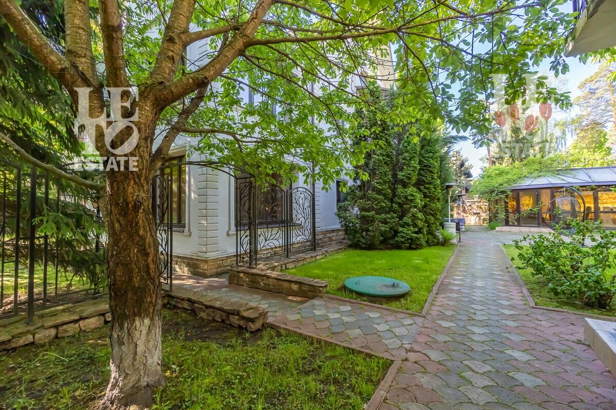 3-этажный коттедж 520 м² с отделкой