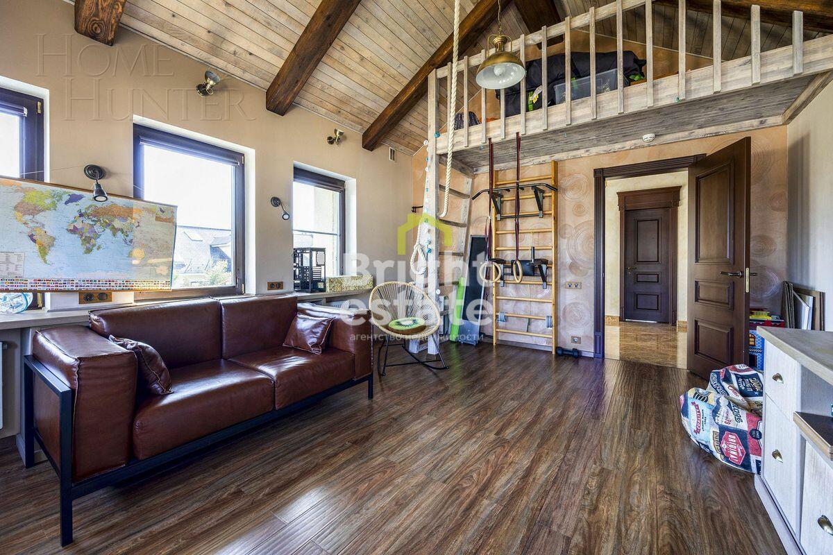 3-этажный таунхаус 270 м² с отделкой