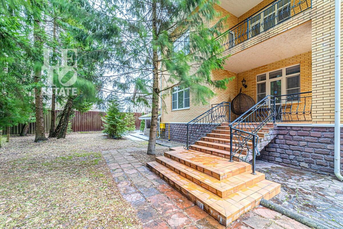 2-этажный коттедж 368.5 м² с отделкой