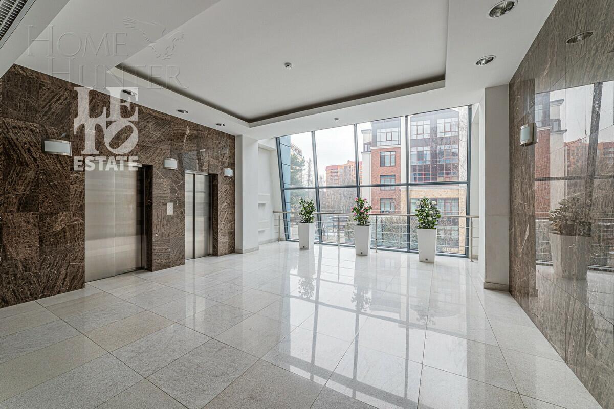 3-КОМН. КВАРТИРА С ОТДЕЛКОЙ 220 М² НА 2 ЭТАЖЕ