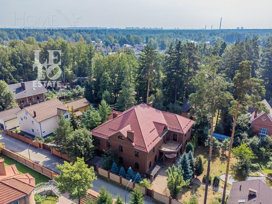 2-этажный коттедж 699.6 м² с отделкой