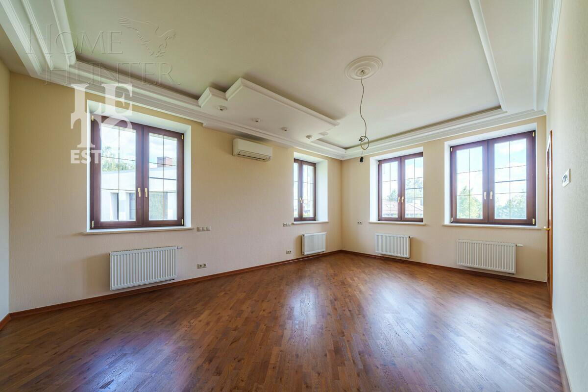 2-этажный коттедж 1 000 м² с отделкой