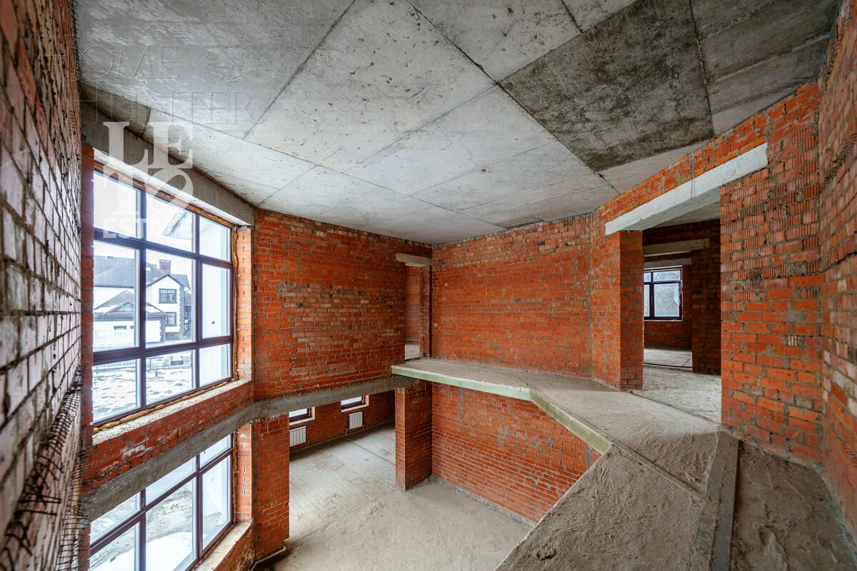 2-этажный коттедж 820 м² без отделки