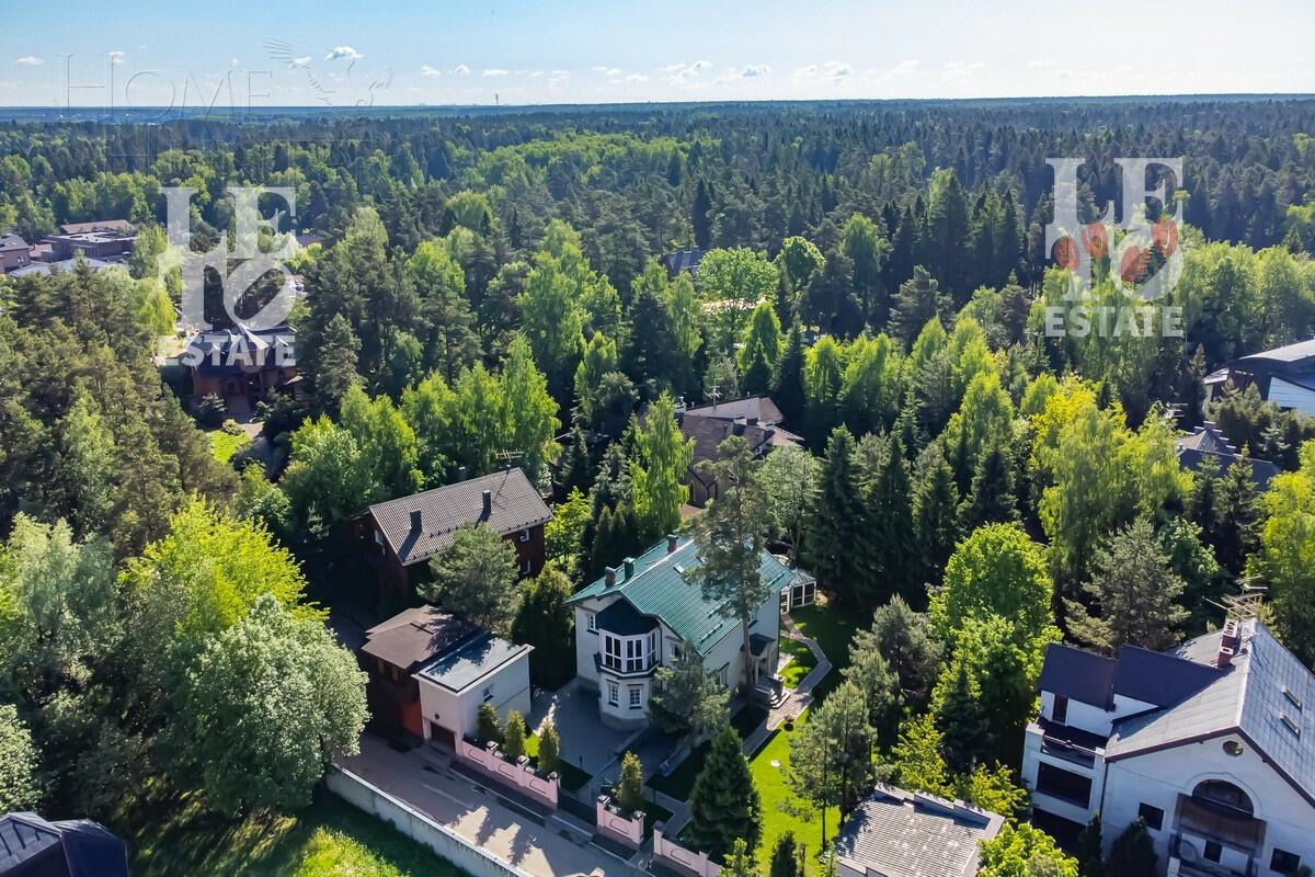 3-этажный коттедж 520 м² с отделкой