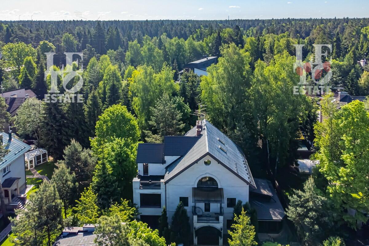 3-этажный коттедж 520 м² с отделкой