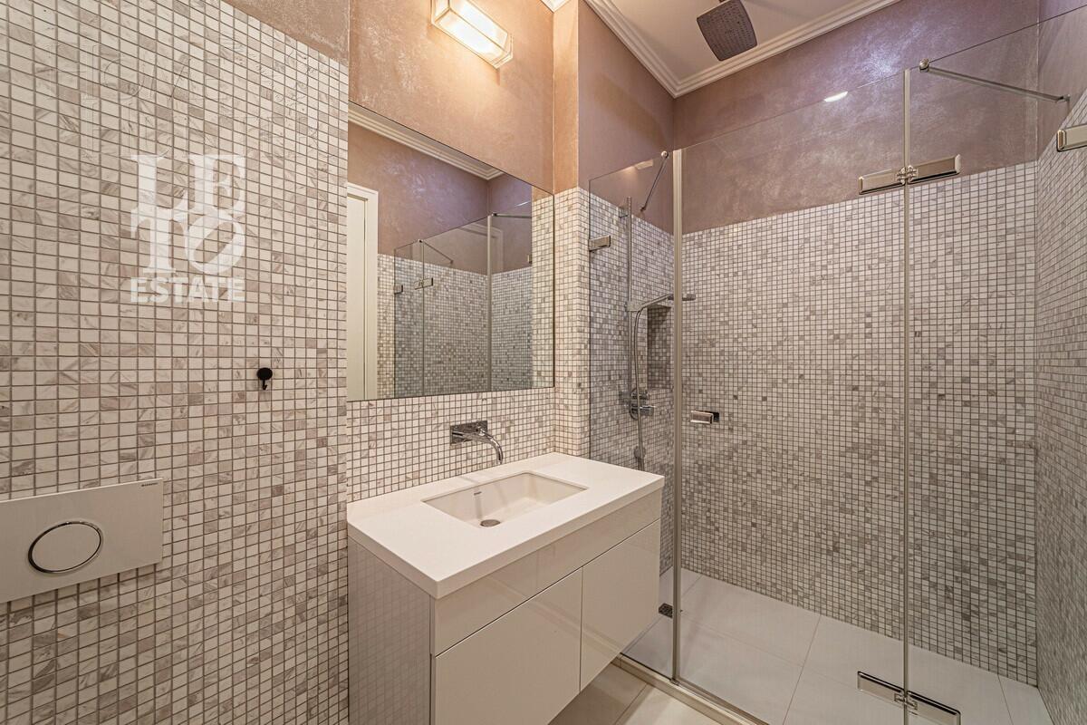 3-КОМН. КВАРТИРА С ОТДЕЛКОЙ 220 М² НА 2 ЭТАЖЕ