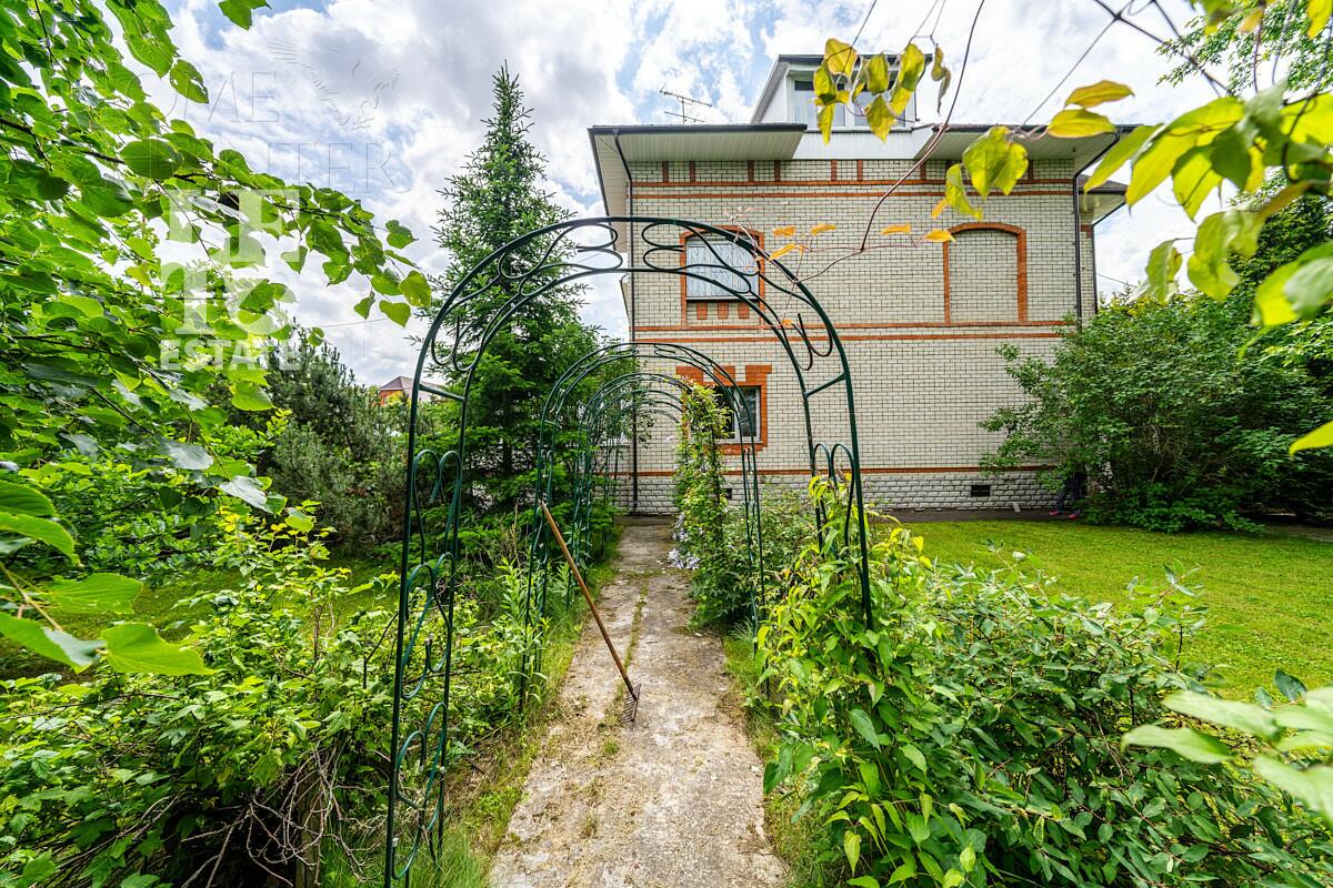 2-этажный коттедж 387.2 м² с отделкой