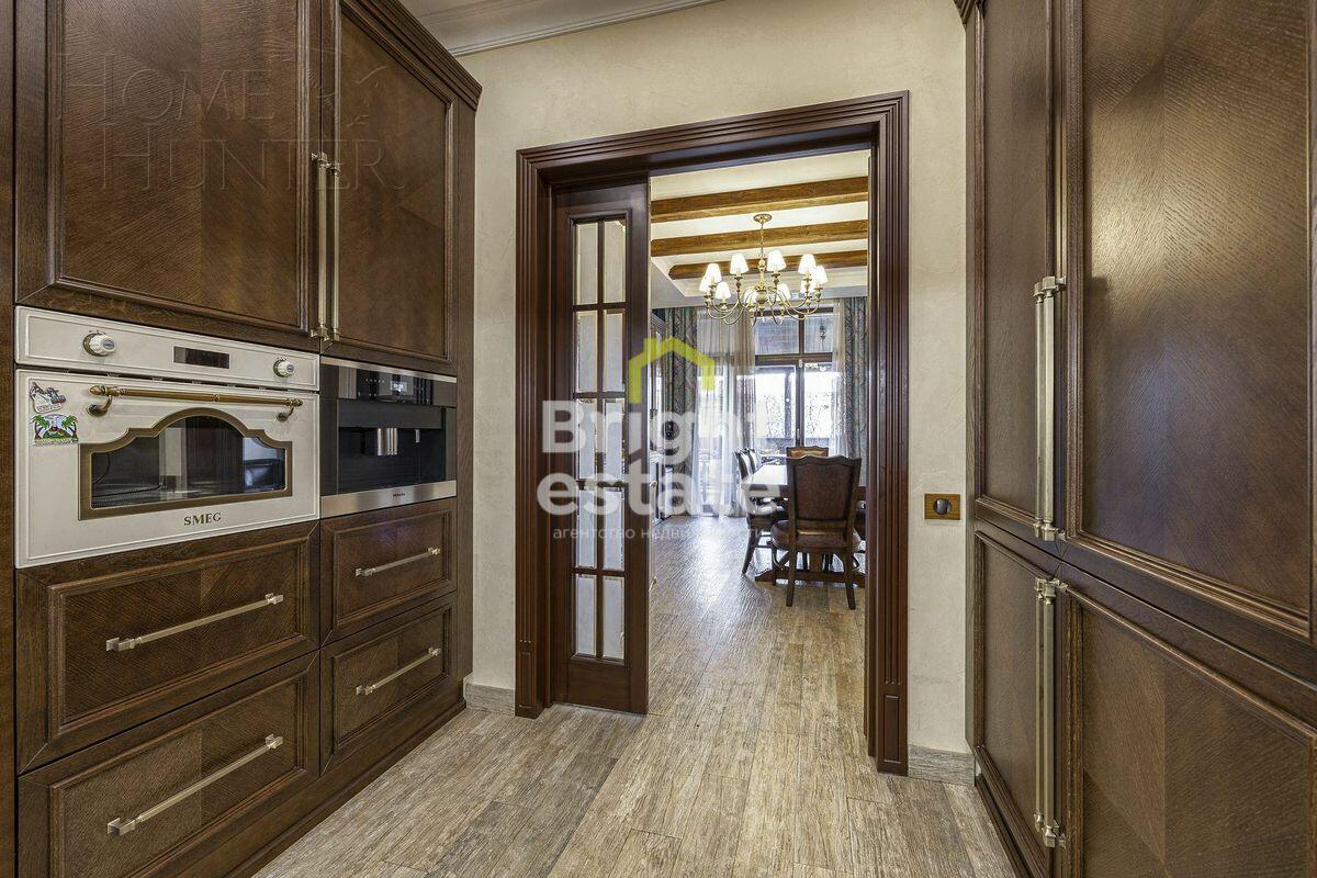 3-этажный таунхаус 270 м² с отделкой