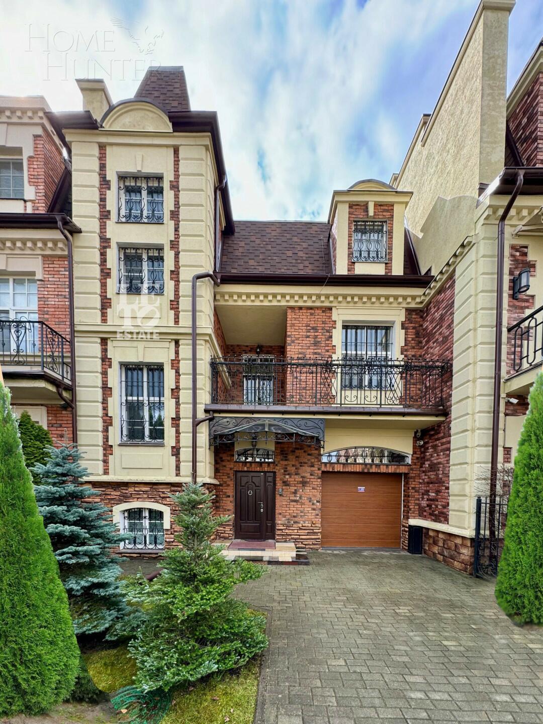 3-этажный таунхаус 293 м² с отделкой