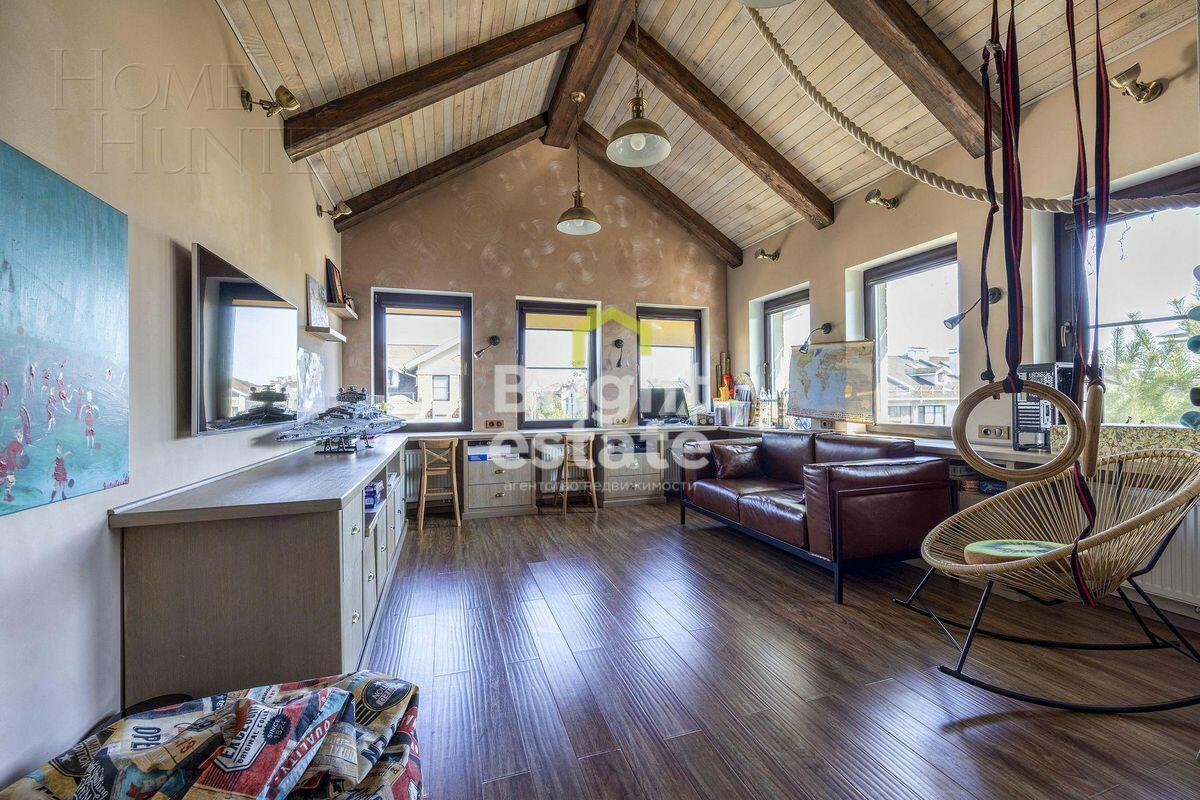 3-этажный таунхаус 270 м² с отделкой