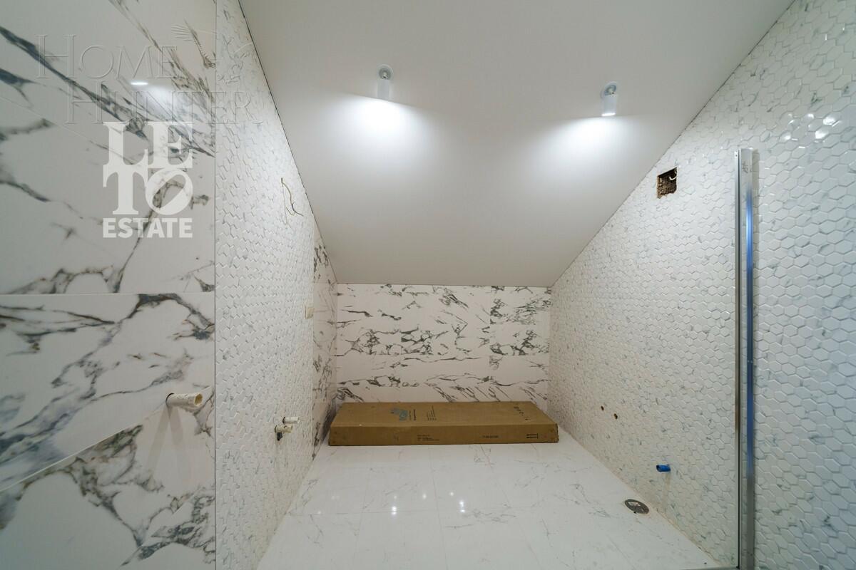 2-этажный коттедж 1 000 м² с отделкой