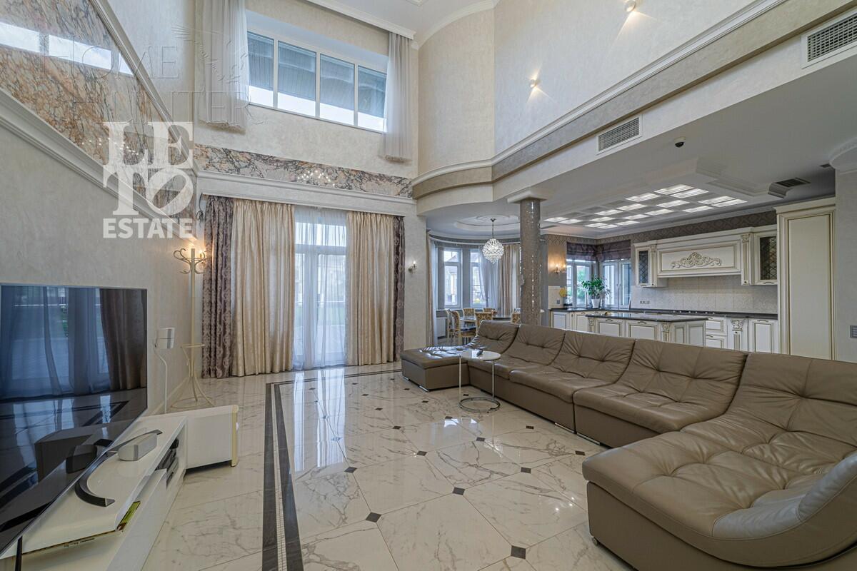 2-этажный коттедж 1 150 м² с отделкой