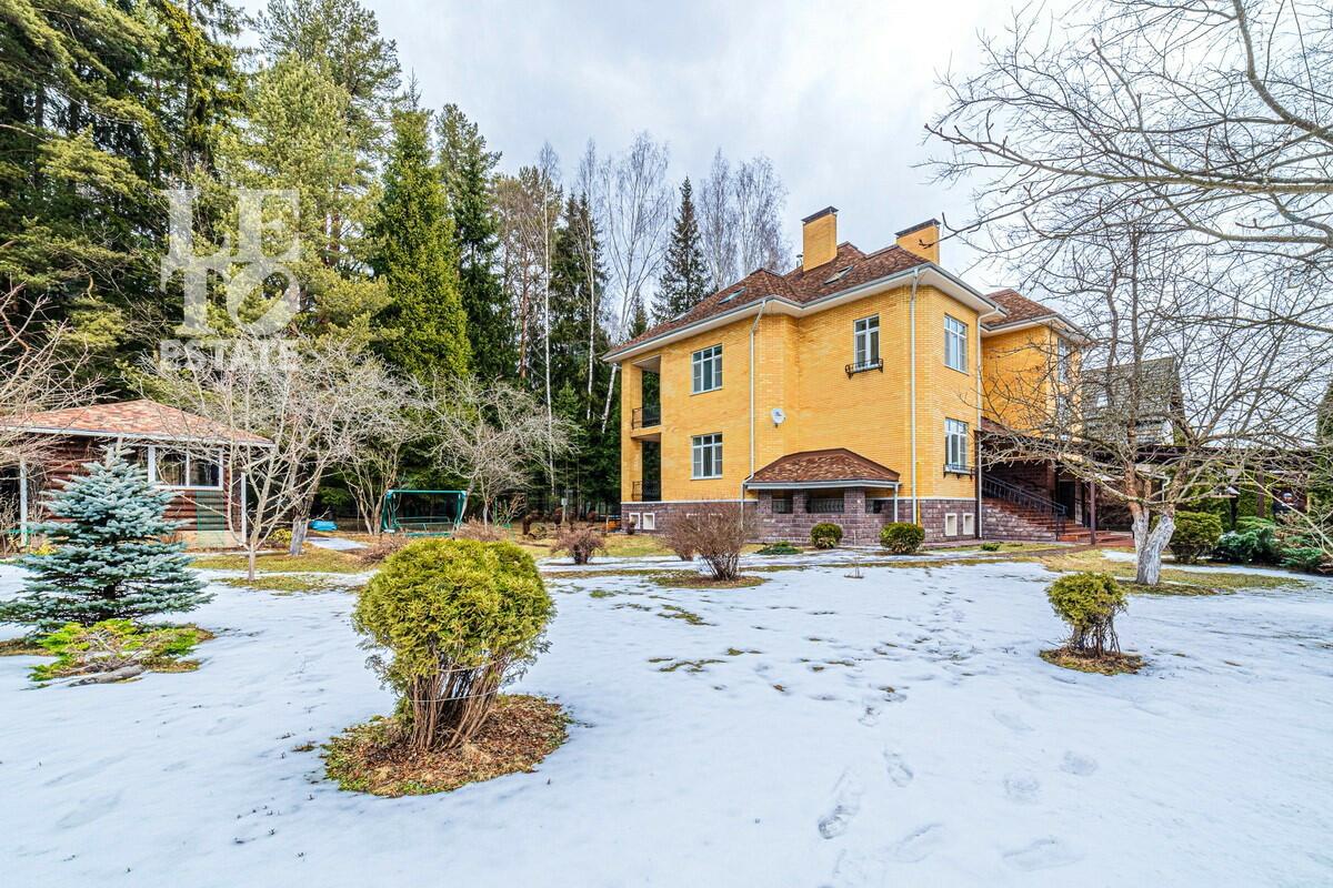 2-этажный коттедж 368.5 м² с отделкой