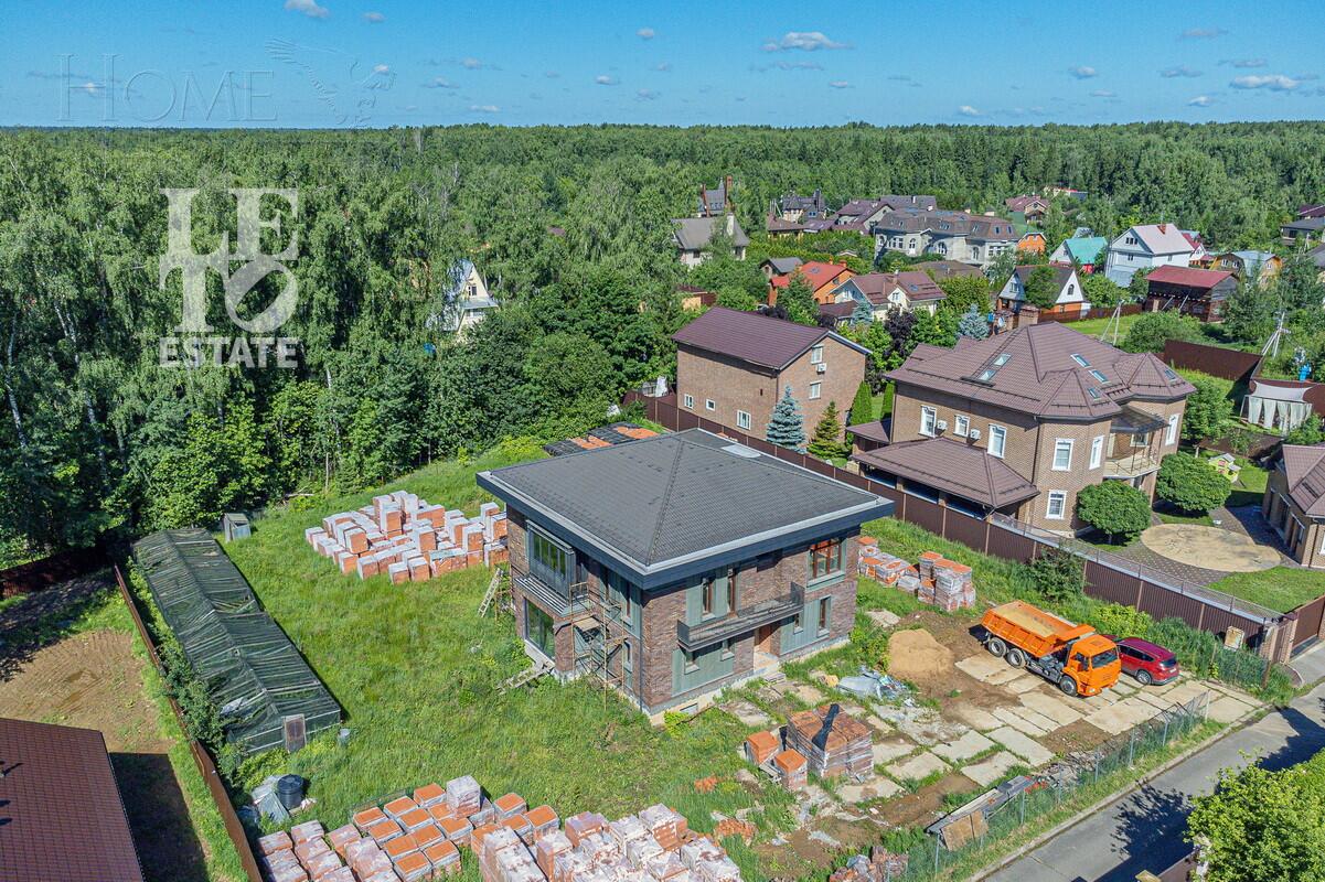 2-этажный коттедж 498 м² без отделки