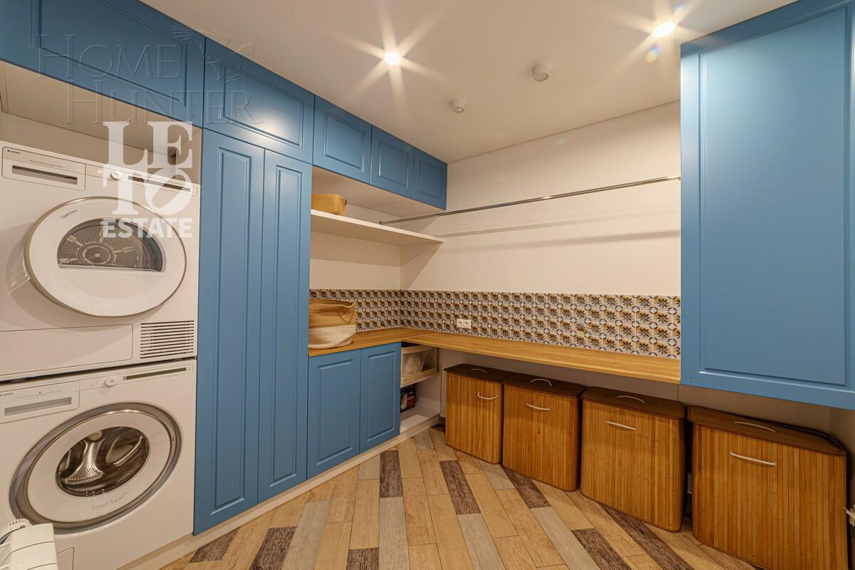 2-этажный коттедж 702.5 м² с отделкой