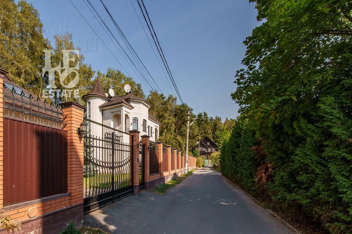 3-этажный коттедж 475 м² с отделкой