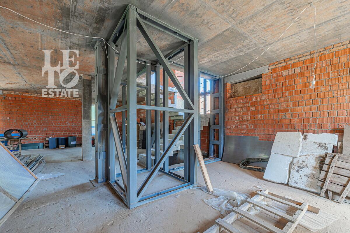 2-этажный коттедж 498 м² без отделки