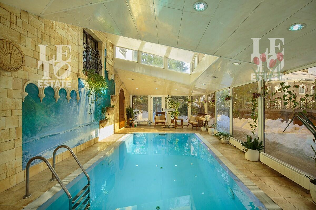 3-этажный коттедж 520 м² с отделкой