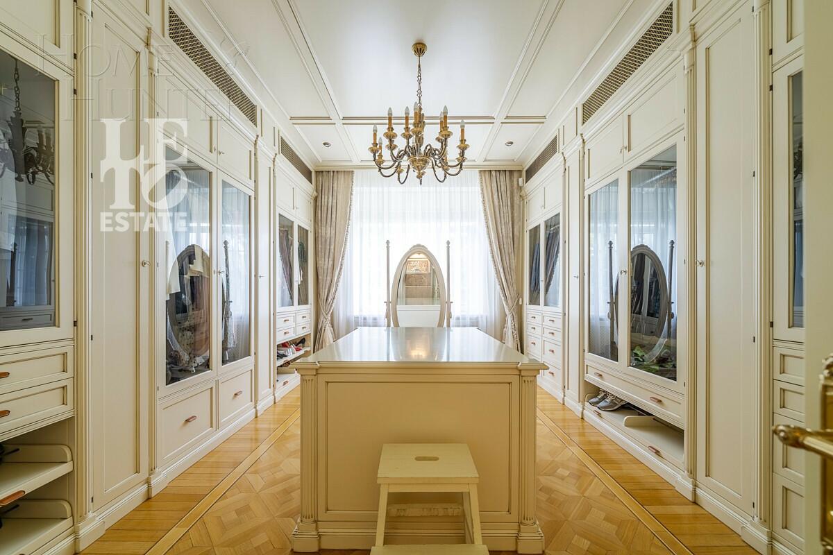 2-этажный коттедж 1 500 м² с отделкой