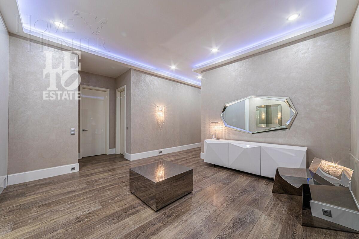 3-КОМН. КВАРТИРА С ОТДЕЛКОЙ 220 М² НА 2 ЭТАЖЕ